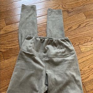 Aritzia velvet leggings